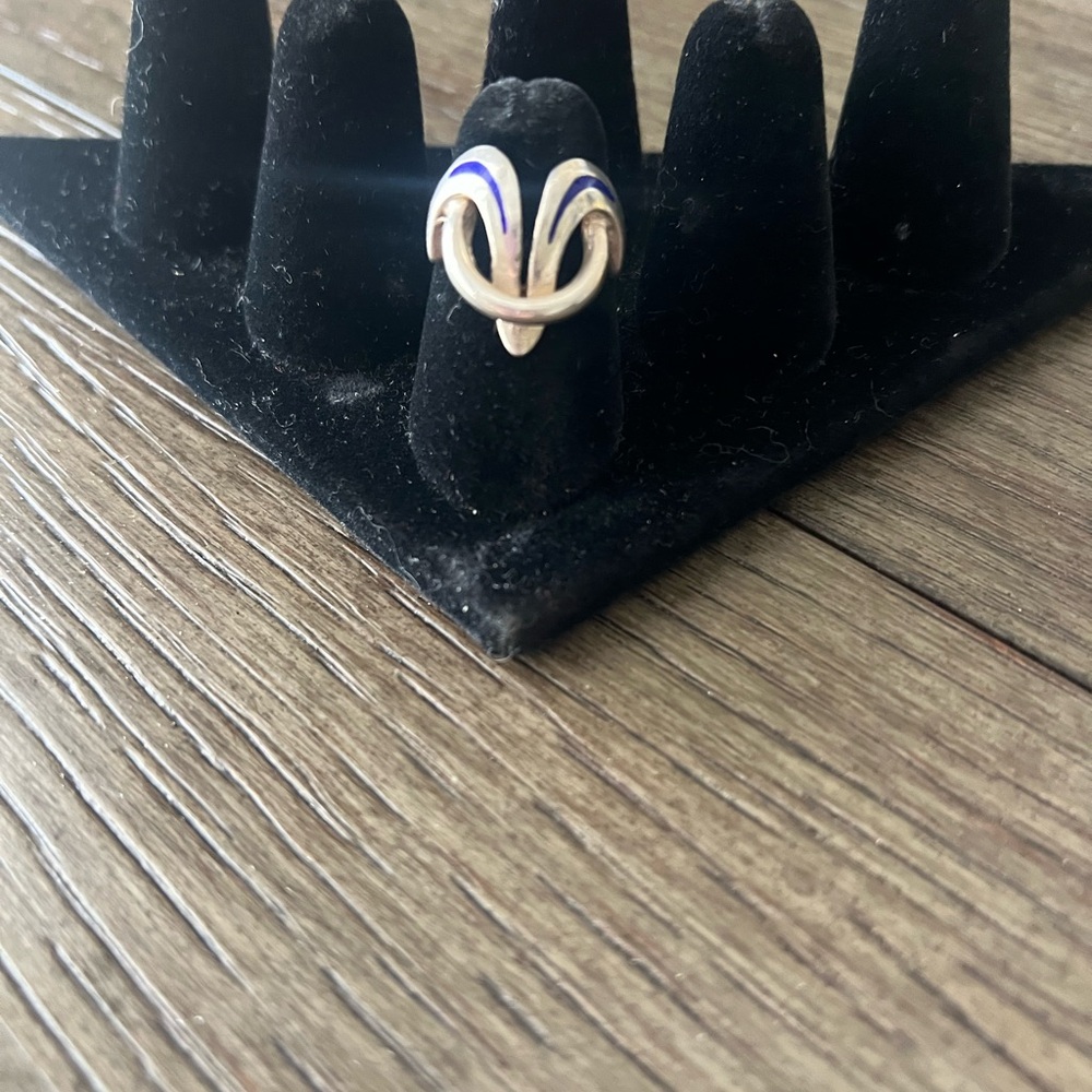 Elegant Silver and Blue Women's Ring